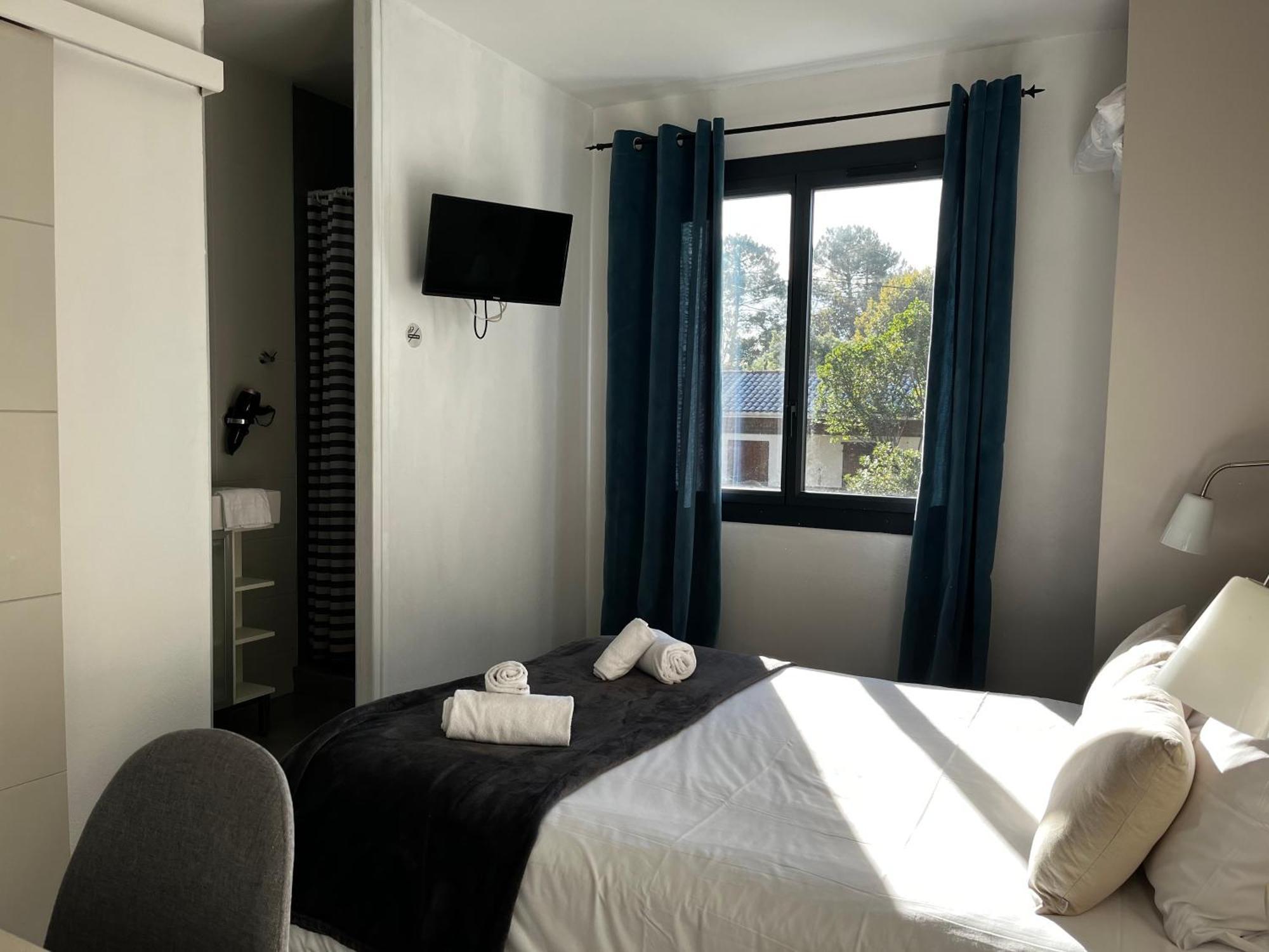 Hotel Cote Et Lac 比斯卡罗斯 外观 照片