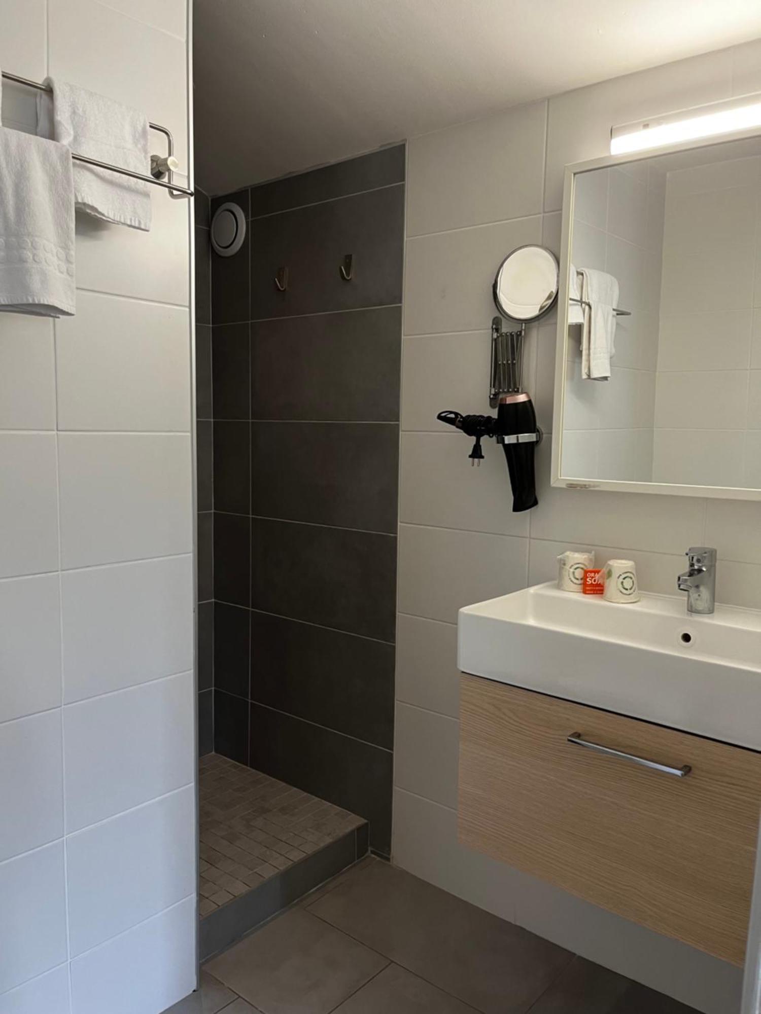 Hotel Cote Et Lac 比斯卡罗斯 外观 照片