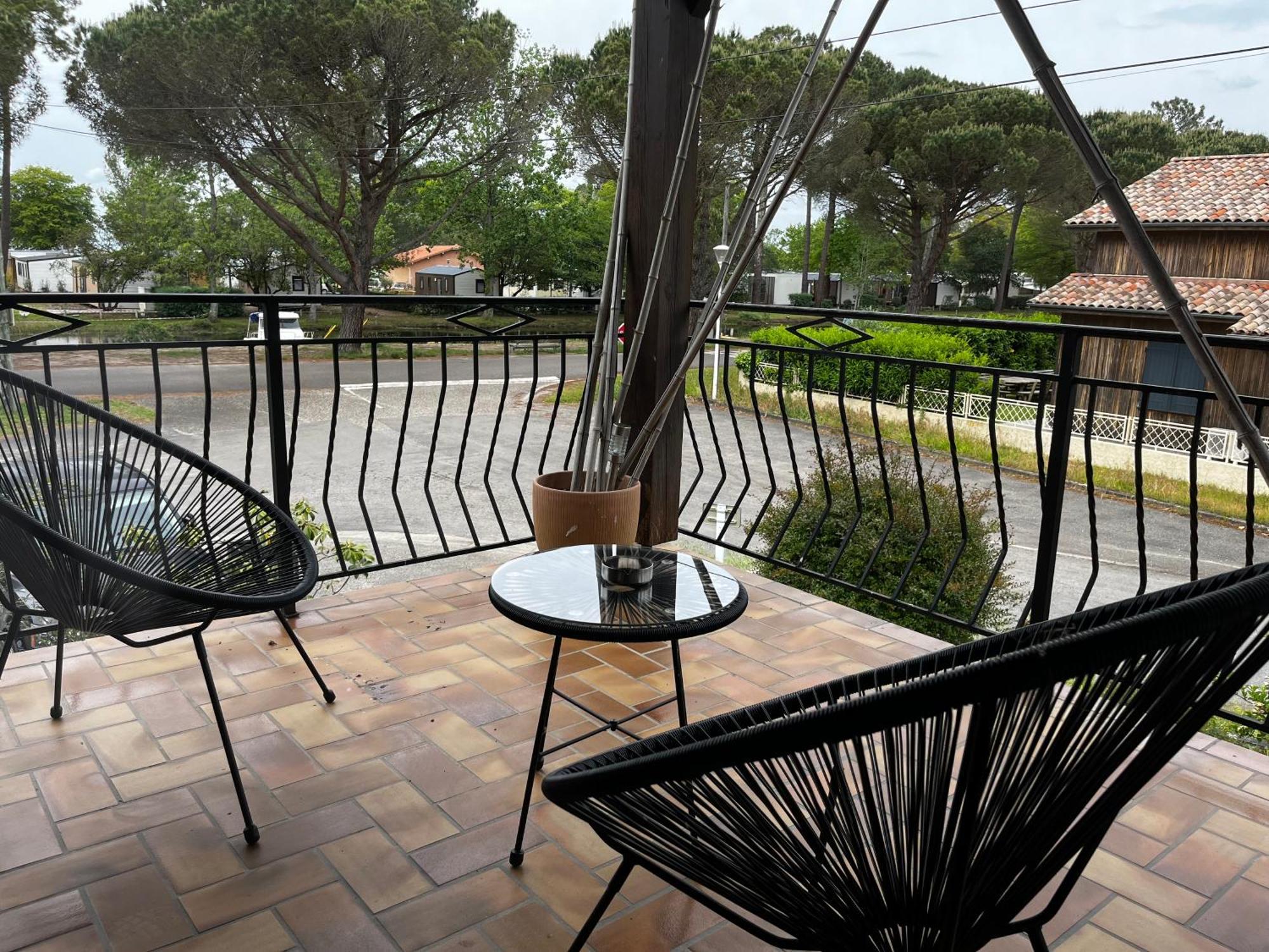 Hotel Cote Et Lac 比斯卡罗斯 外观 照片